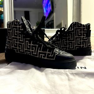 Balmain
B Court Monogram Jacquard High-Top Sneaker sz 8 in men. 100% genuine
